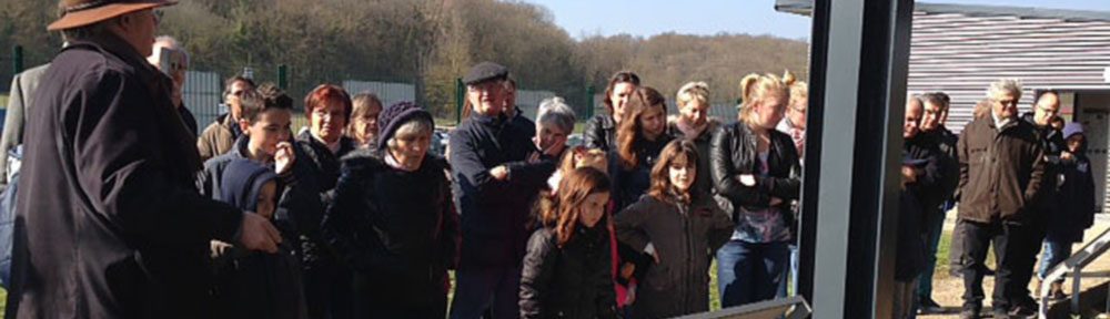 Groupe en visite au Musée des mégalithes de Changé