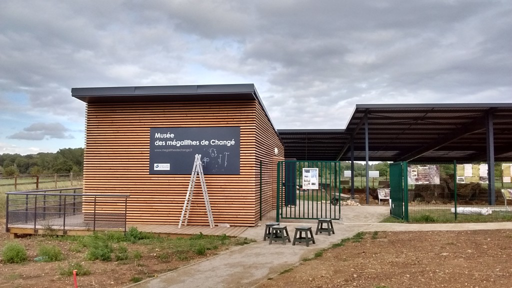 Façade du musée des mégalithes de Changé